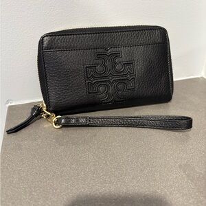 Tory Burch Harper Wristlet